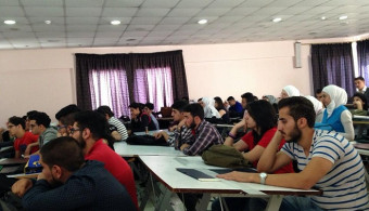 اجتماع إدارة كلية الهندسة المعمارية مع الطلبة المستجدين