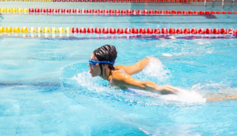 الجامعة العربية الدولية - المنشأة الرياضية  تجري عدة اختبارات  في مجال رياضة السباحة  