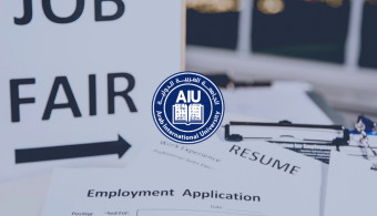 إعلان بخصوص يوم علمي  في كلية الصيدلة في الجامعة العربية الدولية 