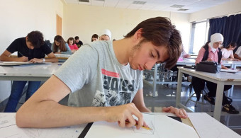 امتحان القبول الثاني للطلاب الجدد المتقدمين للالتحاق بكلية الفنون للفصل الدراسي الأول من العام الدراسي 2021 - 2022، الذي جرى اليوم الاربعاء بتاريخ 15-09-2021 