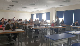 من أجواء امتحان القبول في كلية الهندسة المعمارية للطلبة المتقدمين لمفاضلة ملء الشواغر  