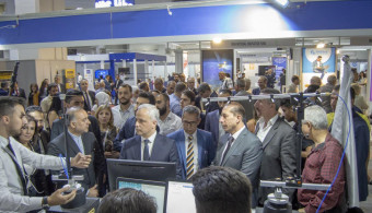 الجامعة العربية الدولية كلية الهندسة المعلوماتية و الاتصالات تشارك  بمعرض Hitech.   